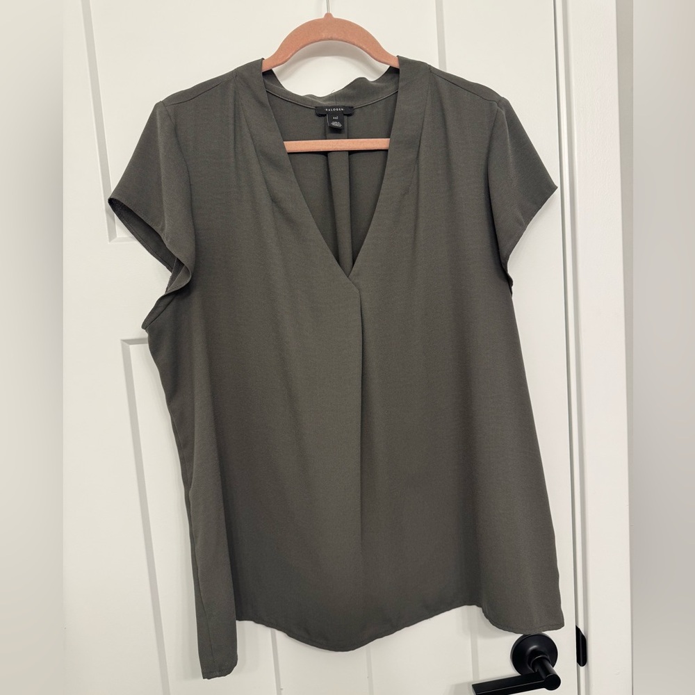 Halogen Olive V-Neck Short Sleeve Blouse